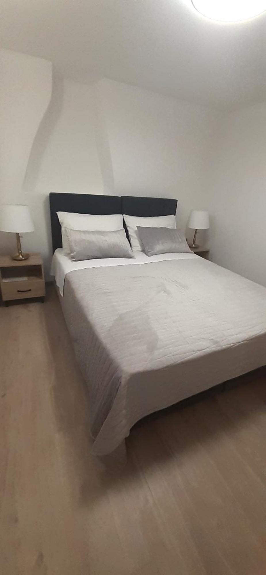 Old Town Lux Apartment Baska  Bagian luar foto